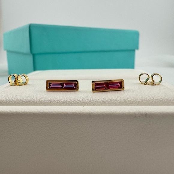 Tiffany & Co. Paloma's Studio Bar Earrings in 18k Gold with Baguette Rubellites - Picture 5 of 5